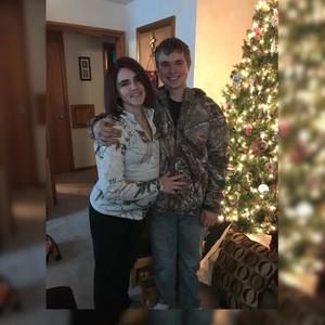 Meet your Posher, Larissa